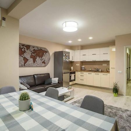 Sunny Spacious Apartment In A Great Location Kazanlŭk Eksteriør bilde