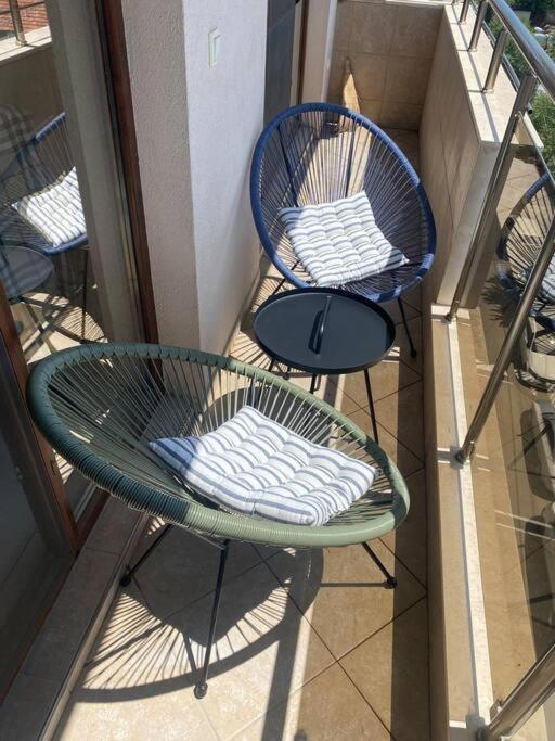 Sunny Spacious Apartment In A Great Location Kazanlŭk Eksteriør bilde